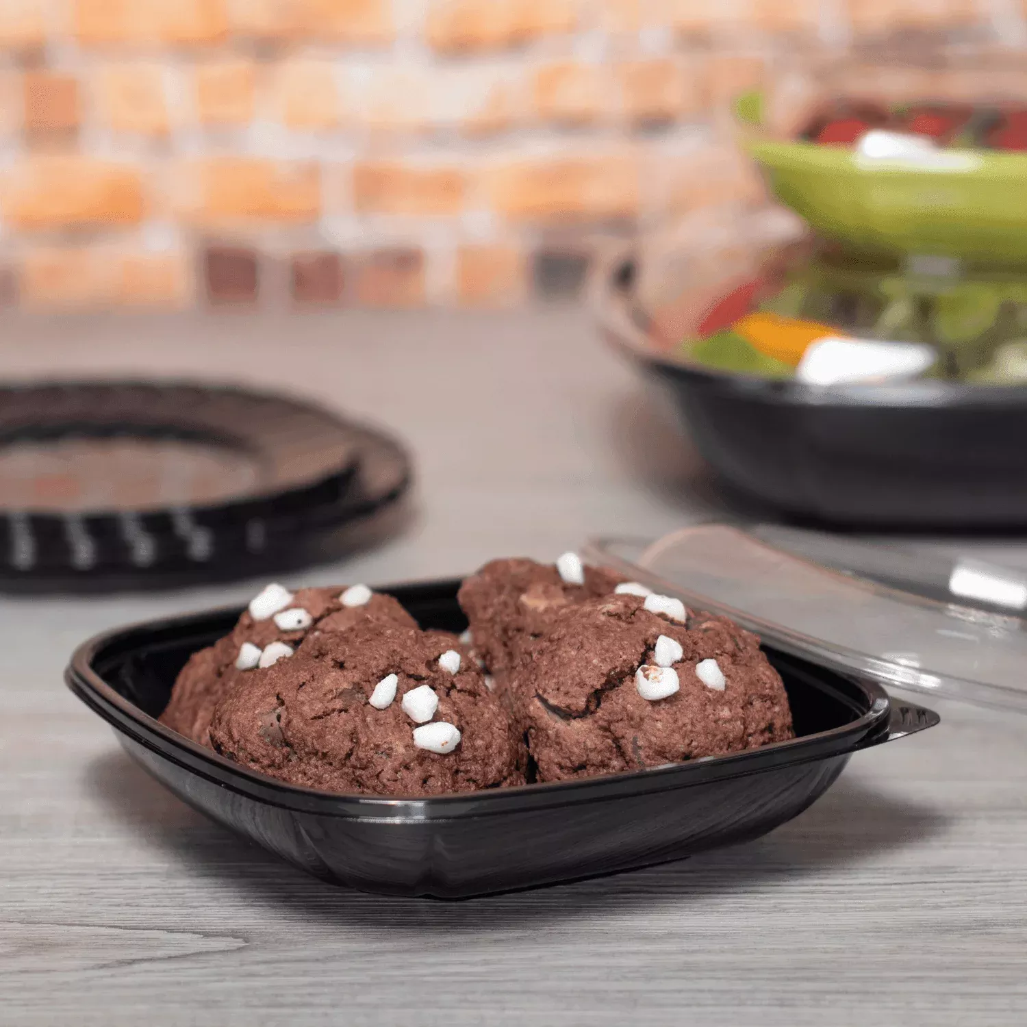 [300 ct] 24 oz Square Disposable Salad Bowl | PET | Black