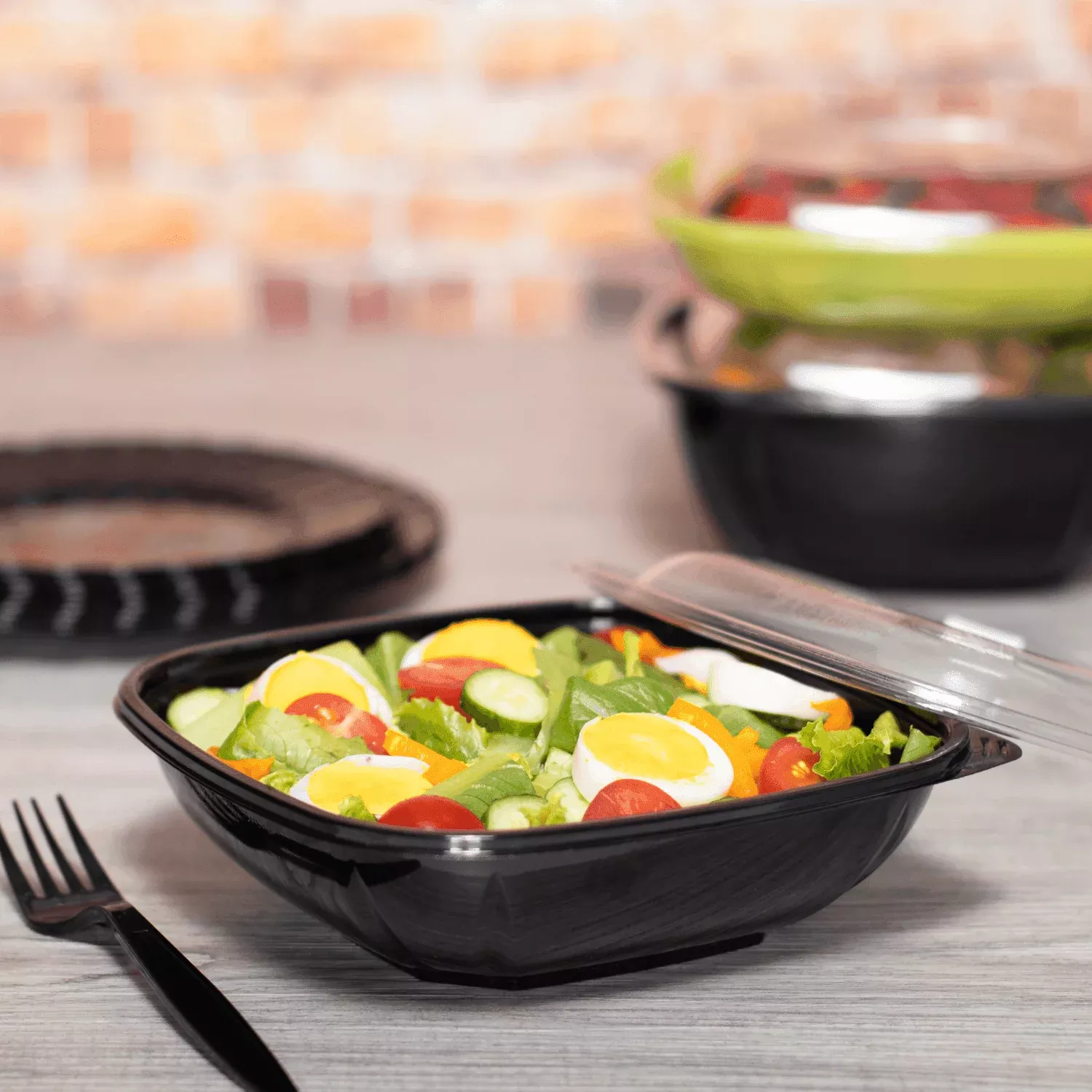 [300 ct] 32 oz Square Disposable Salad Bowl | PET | Black