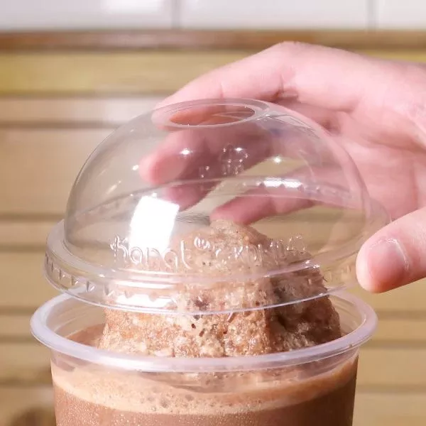 [600 ct] 32 oz Plastic Dome Cup Lids | PET | 104.5 mm