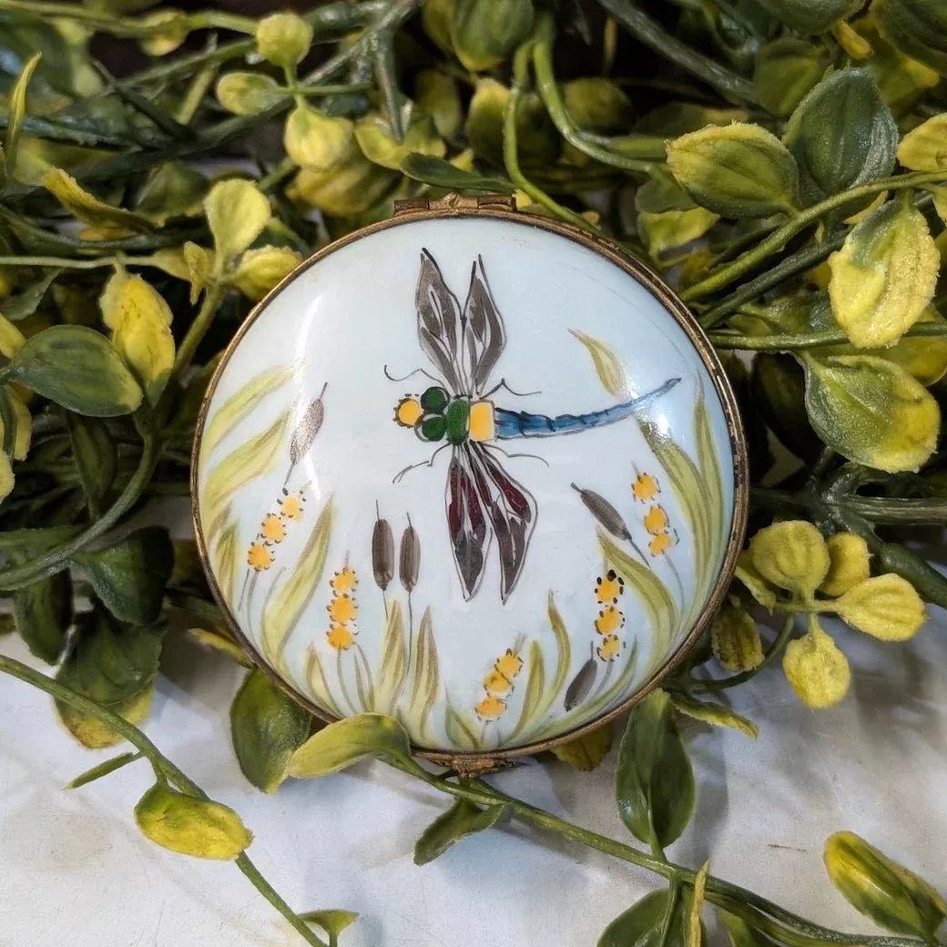 Antique Limoges Hand-Painted Porcelain Hinged Trinket Box w Dragonfly