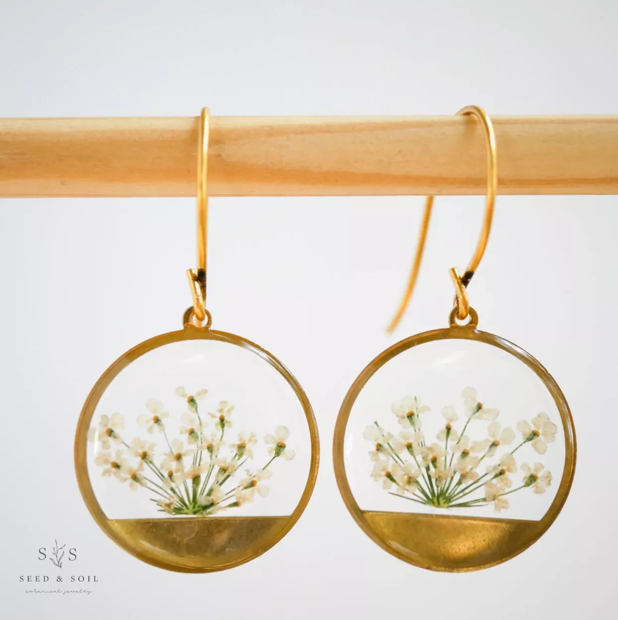 Horizon Earrings - Queen Anne's Lace