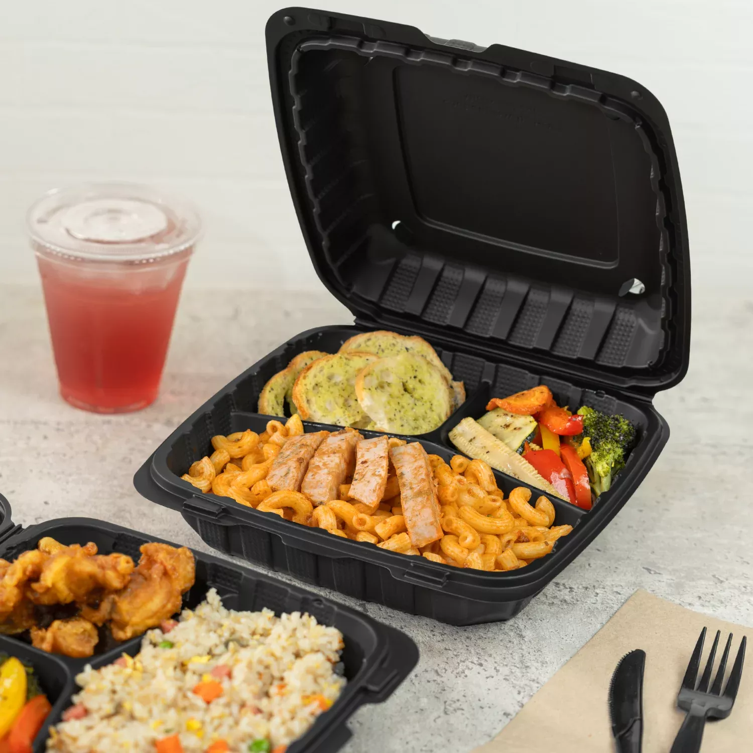 Karat Earth 9" x 9" Mineral Filled PP Hinged Container, Black, 3 compartments - 120 pcs