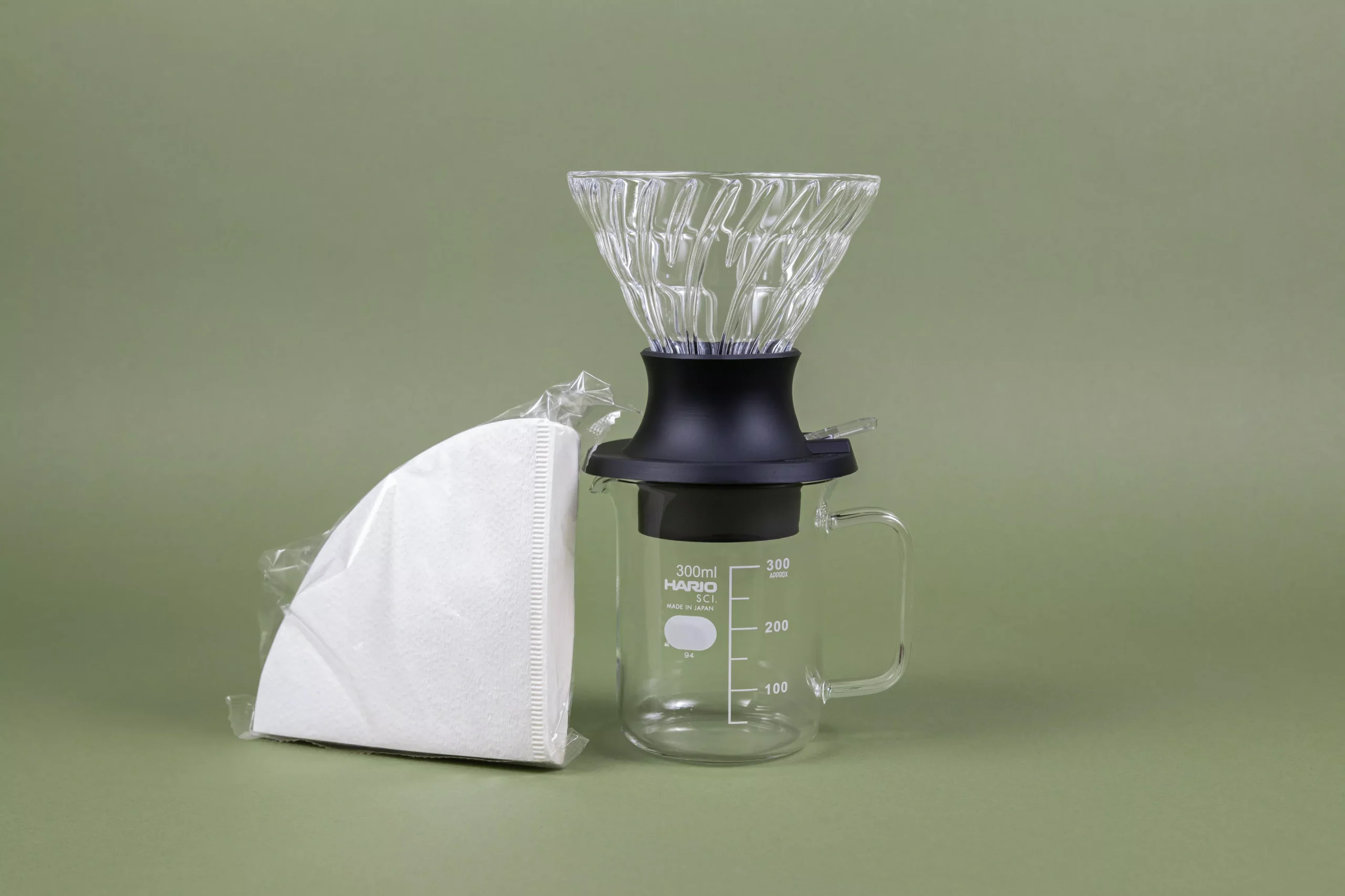 V60 SWITCH Glass Dripper and Server Set 02