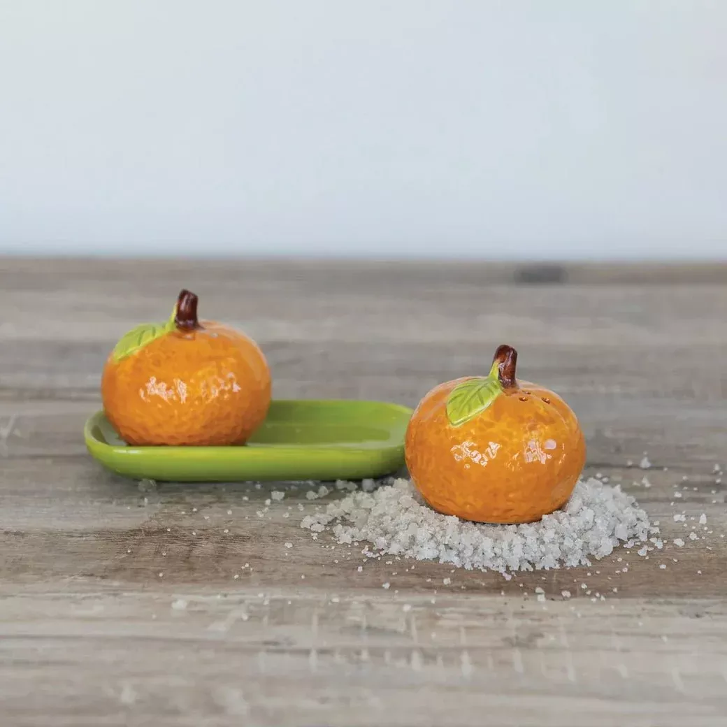 Vintage-Style Clementine Salt & Pepper Shaker Set with Tray